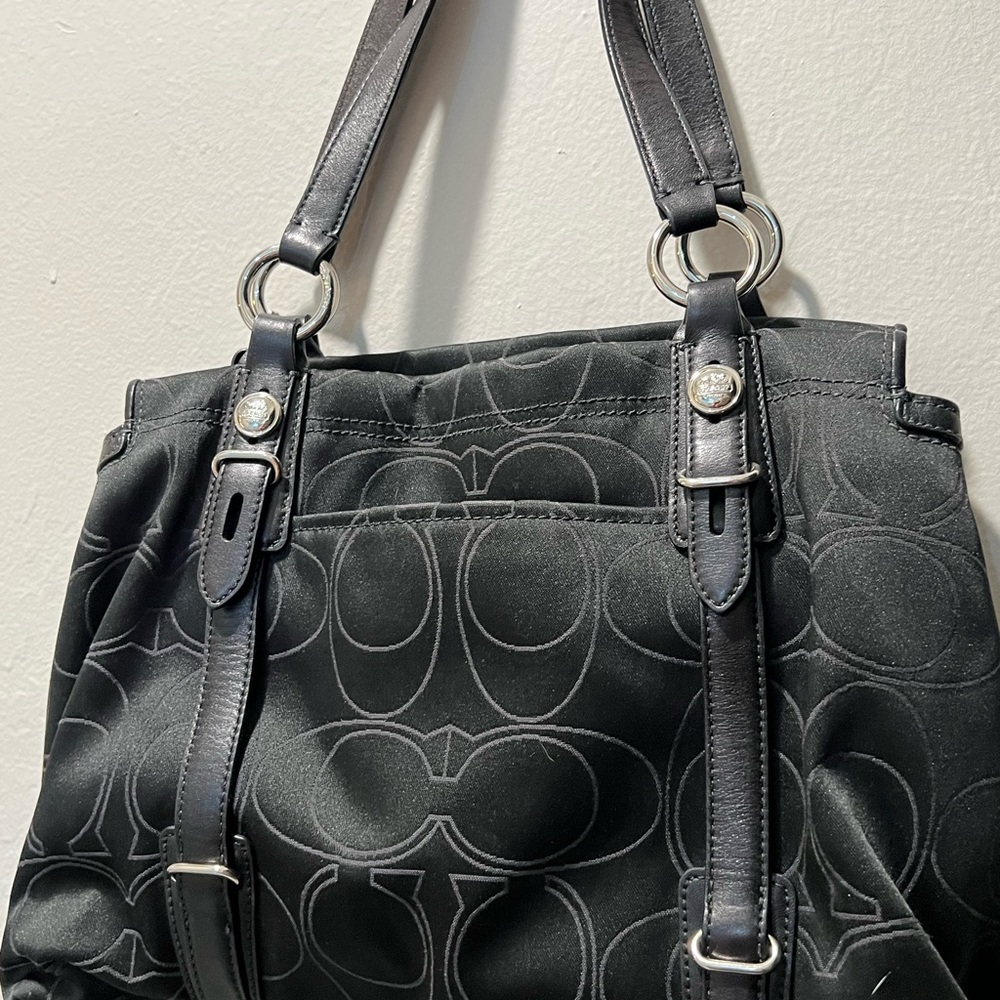 COACH Handbag “Like New” No signs of wear-Gorgeous! - Picture 15 of 15